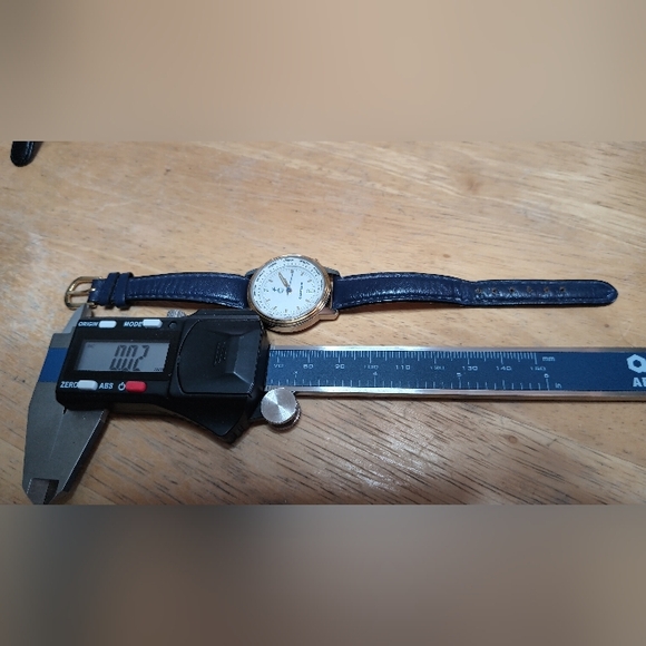 Rare French made world watch Swiss movement silver tone case gold bezel - Picture 8 of 11